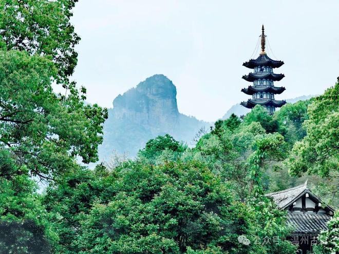 亚洲JIZZJIZZJIZZ18旅游攻略，必去景点，美食推荐，行程安排