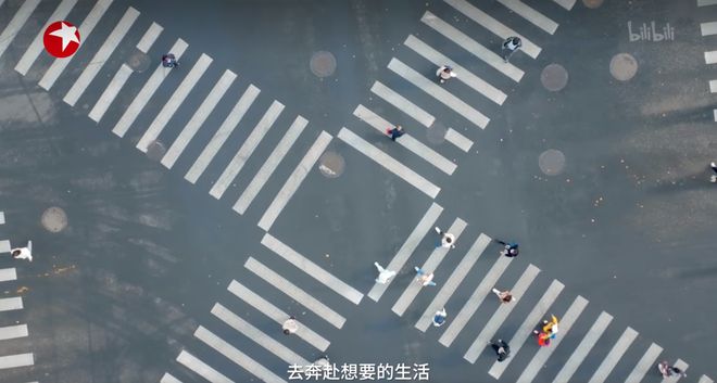 黑人男子与日本女人的跨文化爱情故事，探讨种族与国籍差异，浪漫与挑战并存