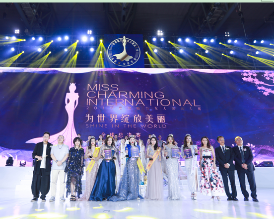 *熟女综合网，优雅魅力绽放，成熟女性专属天地，时尚生活指南*