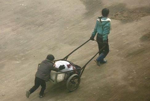 黑人玩弄人妻精品无码视频曝光，真实偷拍画面流出，网友热议不断