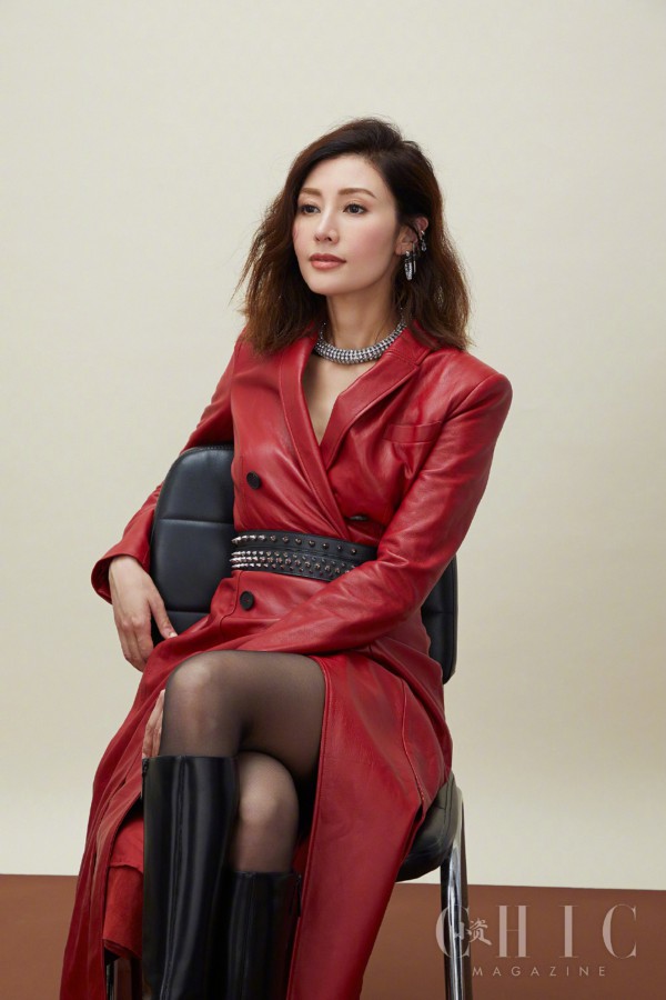 七十路六十路完熟豐满浜风情绽放，岁月沉淀的优雅魅力，尽显成熟女性独特韵味