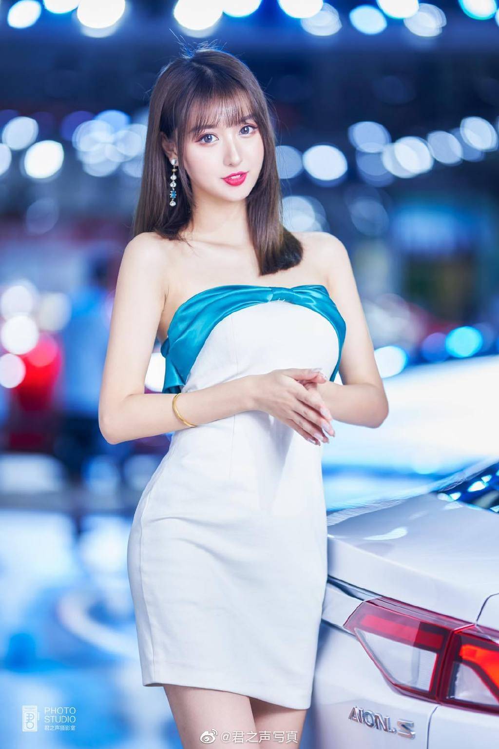 2.狠狠色婷婷绽放魅力，惊艳全场，令人难忘
