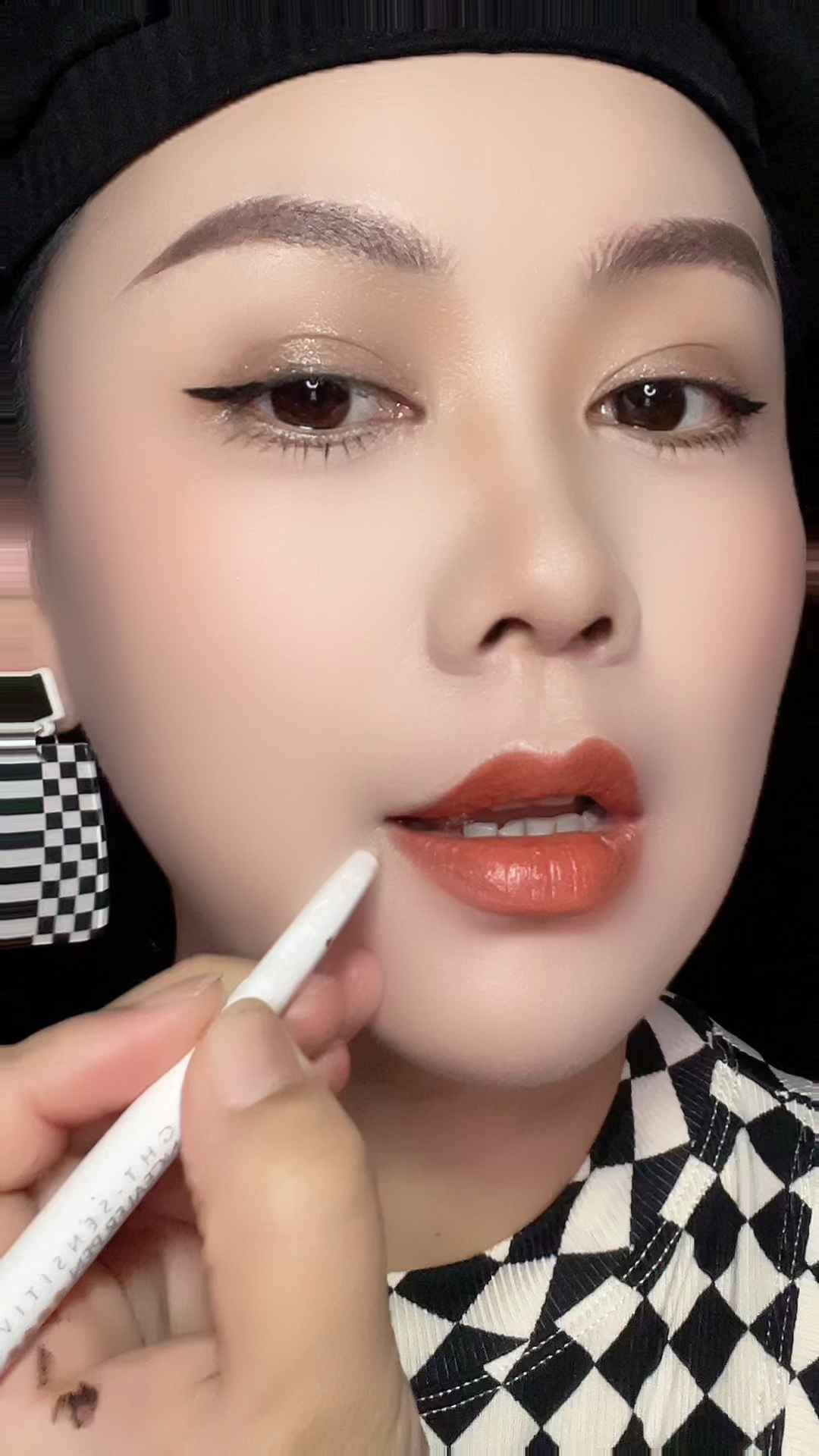 粉嫩小泬BBBBBB免费打造梦幻少女风，精致妆容教程，甜美穿搭指南