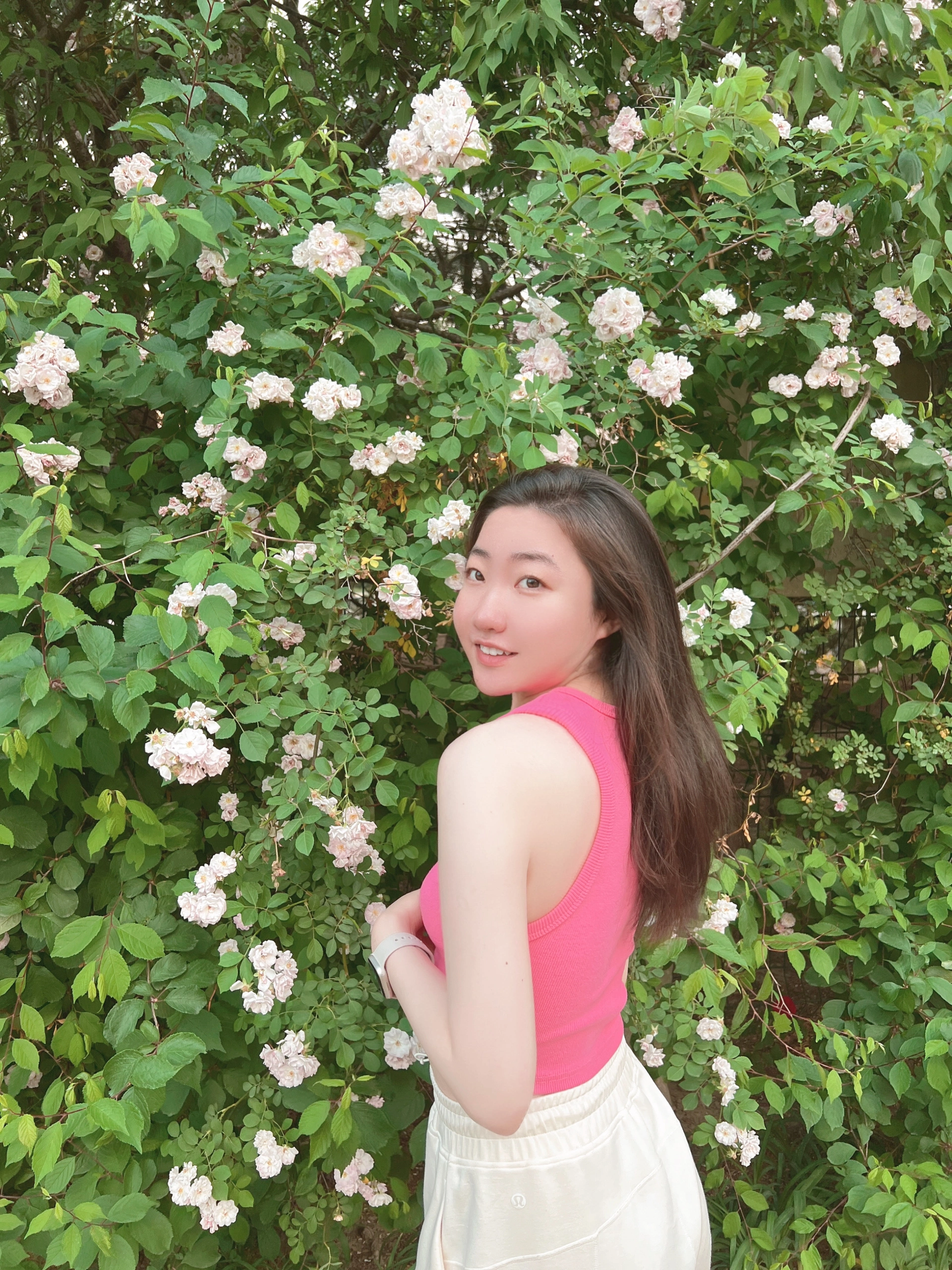 色五月婷婷五月绽放浪漫芬芳，邂逅初夏温柔时光，共赴花海之约