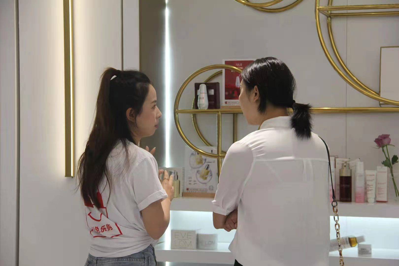 青青久久久99人妻免三区四区精彩剧情，独家揭秘人妻故事，尽享高清无码福利