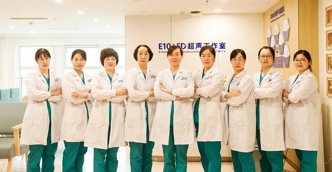 日本护士为病人服务，暖心护理传递关爱，专业守护健康每一天
