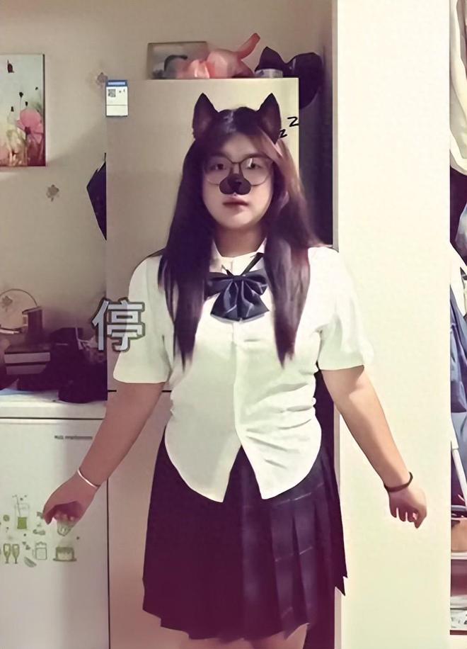 12岁女学生视频引发热议,家长需警惕网络安全,加强教育引导 12岁女学生视频引发热议,家长需警惕网络安全,加强教育引导