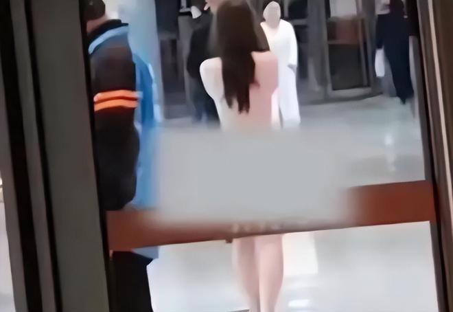 美女屁股胸部光溜溜视频引发热议，性感身材吸睛无数，网友疯狂点击观看