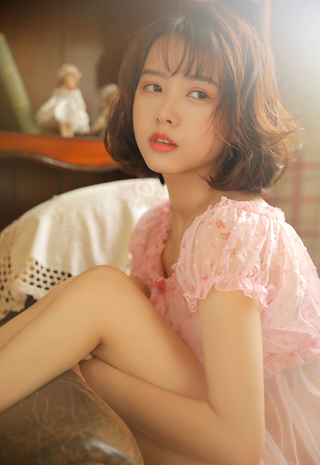 肏屄丝袜老熟女诱惑写真，性感熟女私房照，黑丝美腿撩人风情