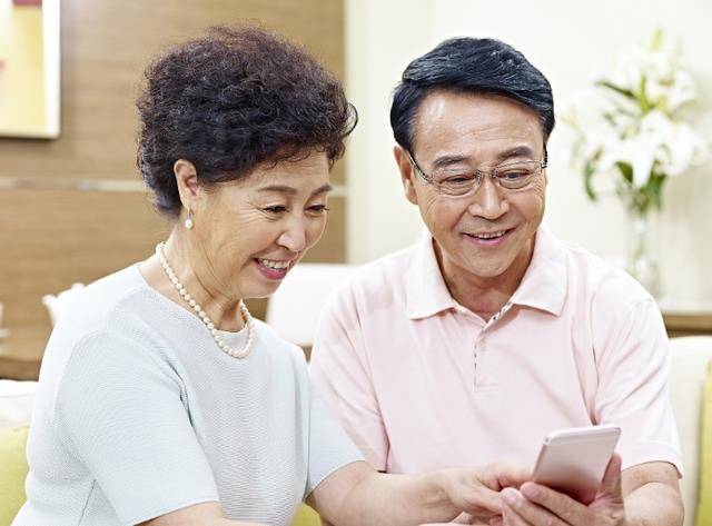 1.老年人做爰性视频的健康探讨与心理关怀