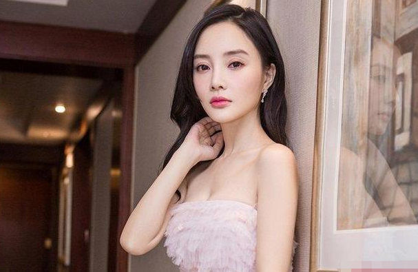 李晓璐被肏视频曝光引发热议，网友热议真相，当事人沉默应对