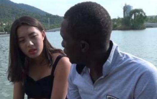 国产美婬妇xXXX视频黑人浜激情碰撞，大胆演绎跨种族爱恋，深夜限时独家放送