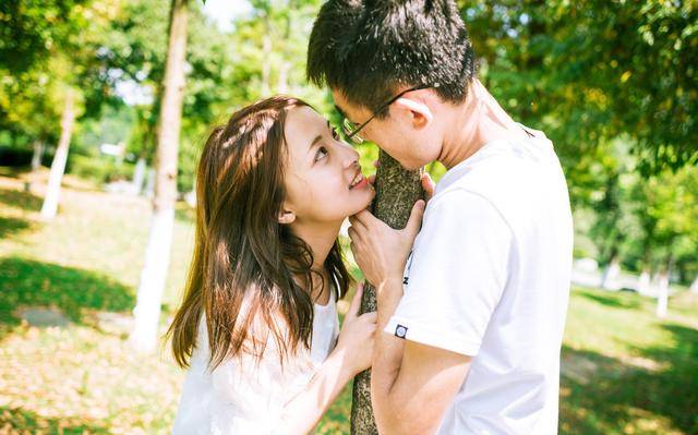 越南夫妻性猛交视频真实记录，激情瞬间全捕捉，夫妻生活私密分享