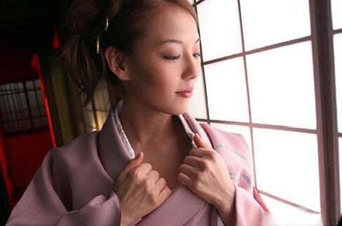 日本少妇做爰全过程揭秘，情感纠葛与隐秘细节，真实经历全记录