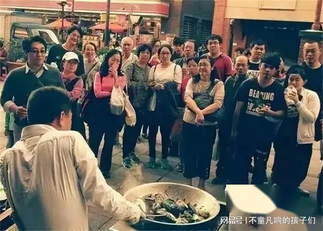 重口老妓女合集揭秘她们的隐秘生活与辛酸往事，真实故事令人唏嘘，黑暗角落的生存法则
