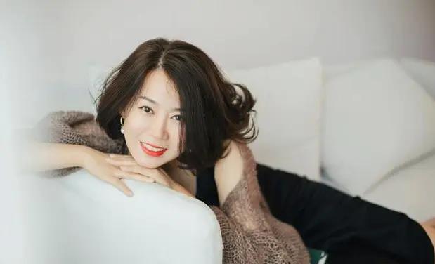 *熟女的自白，岁月沉淀的智慧，优雅绽放的魅力人生*