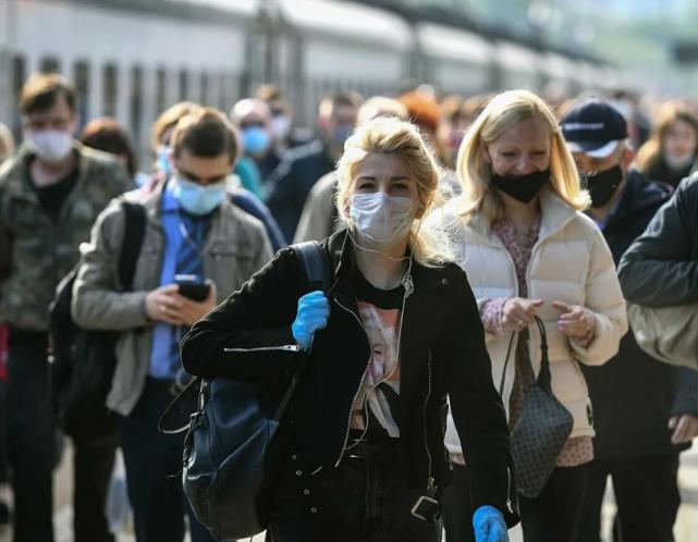 俄罗斯孕交政策调整引发热议，新法规影响深远，民众意见分歧