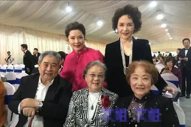 90岁老太婆一级毛片浜引发热议，探讨老年生活与网络边界，社会反响强烈