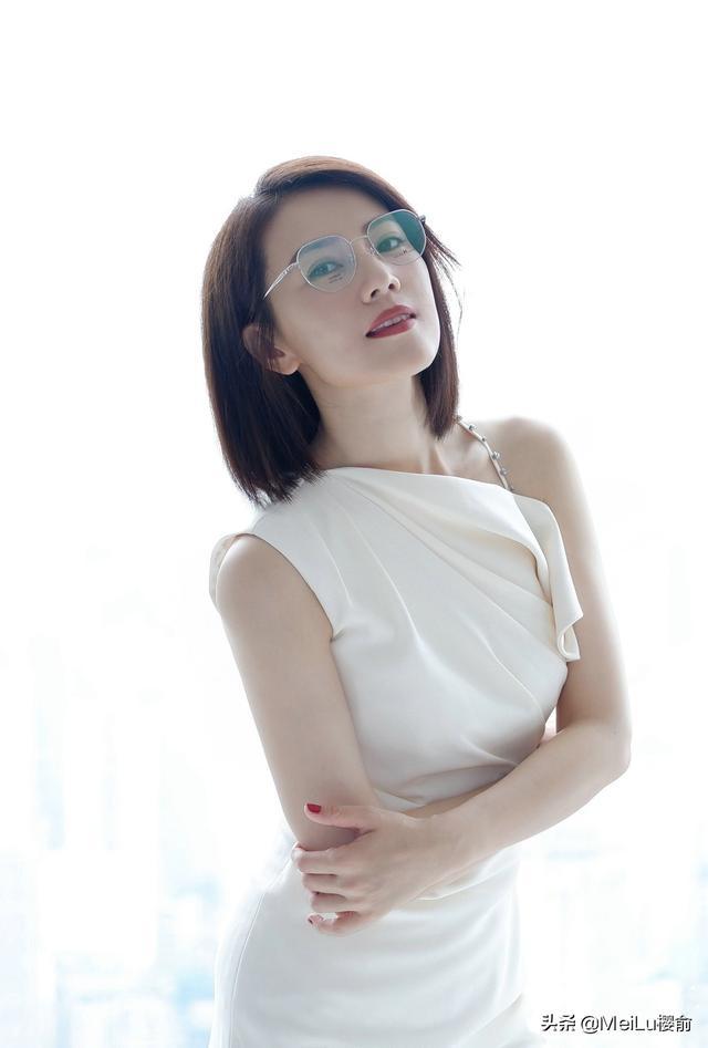 精品少妇理论解析，掌握优雅魅力秘诀，打造自信迷人气质