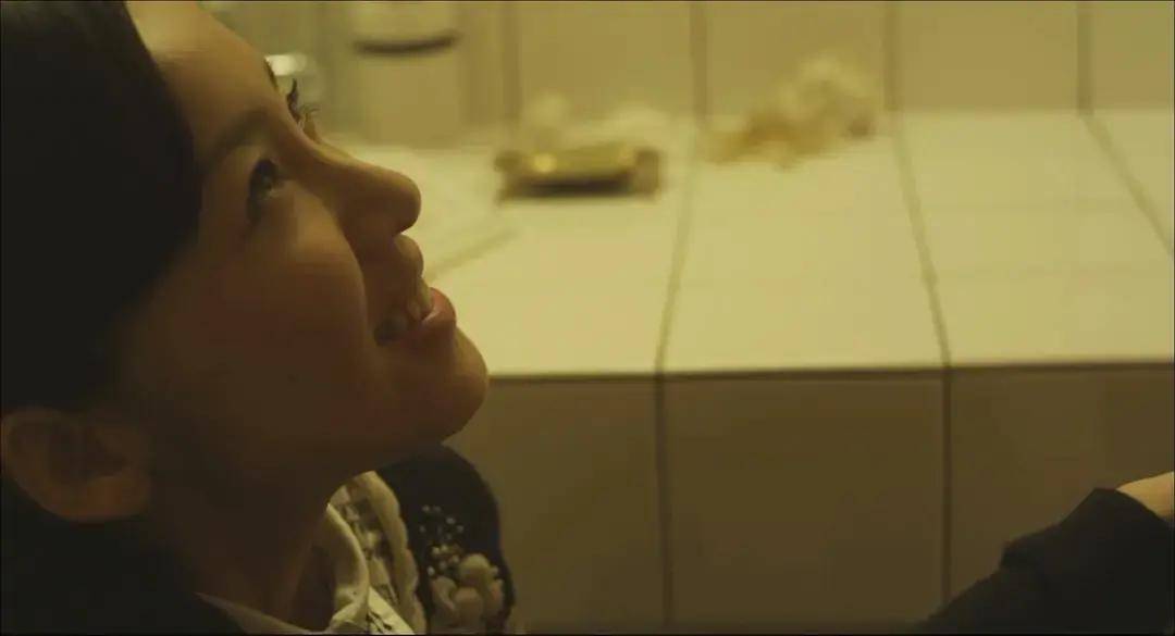 女人三级全黄60分钟震撼呈现，极致诱惑视觉盛宴，挑战你的感官极限