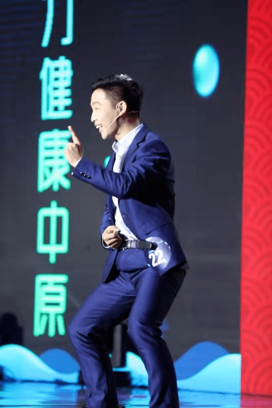 17日韩欧美碰碰碰精彩对决不容错过，热门综艺爆笑瞬间，全球明星同台竞技