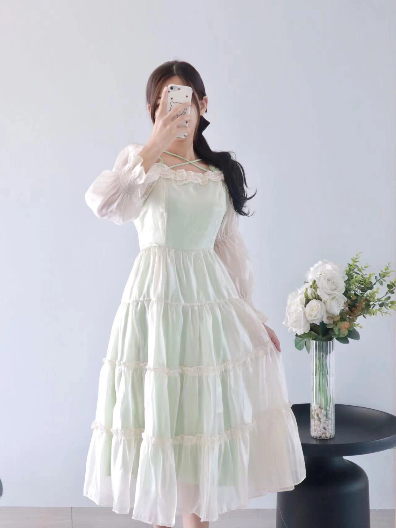 2.光溜溜的美女视频,绝美画面,性感身材,让人心动不已