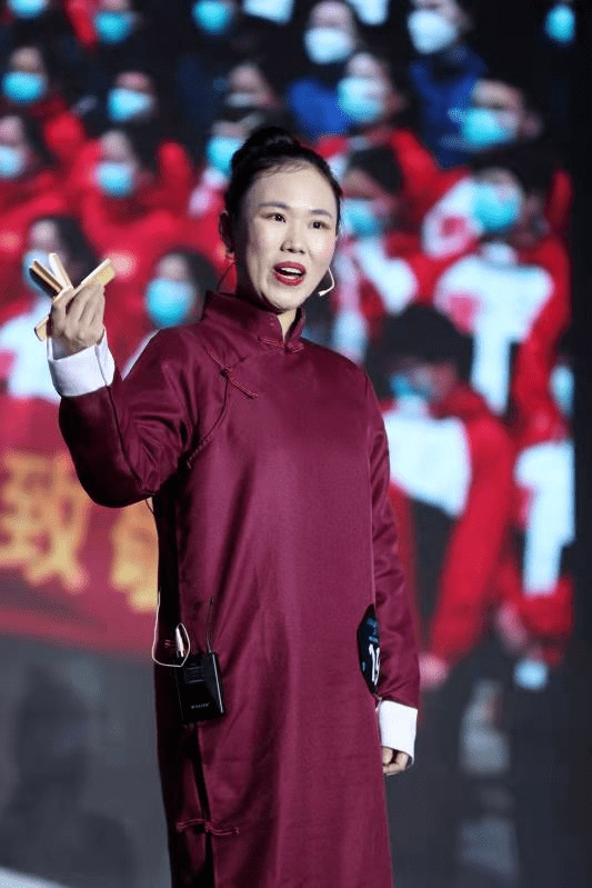 17日韩欧美碰碰碰精彩对决不容错过，热门综艺爆笑瞬间，全球明星同台竞技