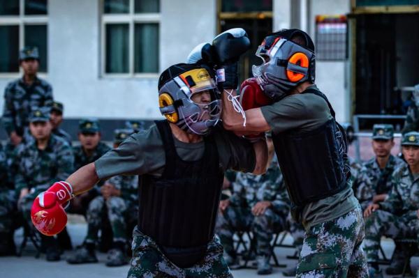 黑人强烈进出得抽搐黑人强烈进出得抽搐震撼瞬间，激烈对抗，黑人强烈进出得抽搐画面曝光