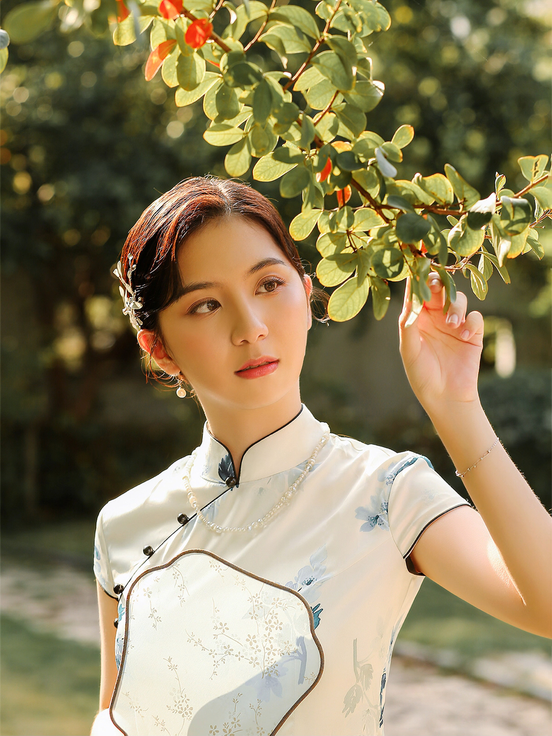 《毛多色婷婷浜绽放优雅魅力，自然风情，独特韵味》