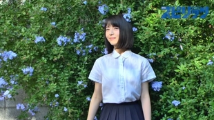 18岁浜边美波青春写真集，绝美瞬间，展现少女独特魅力与纯净气质
