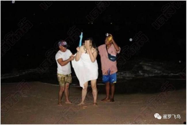 黑人小伙与老太做爱浜边激情碰撞，禁忌之恋引爆热议，深夜海滩秘戏曝光