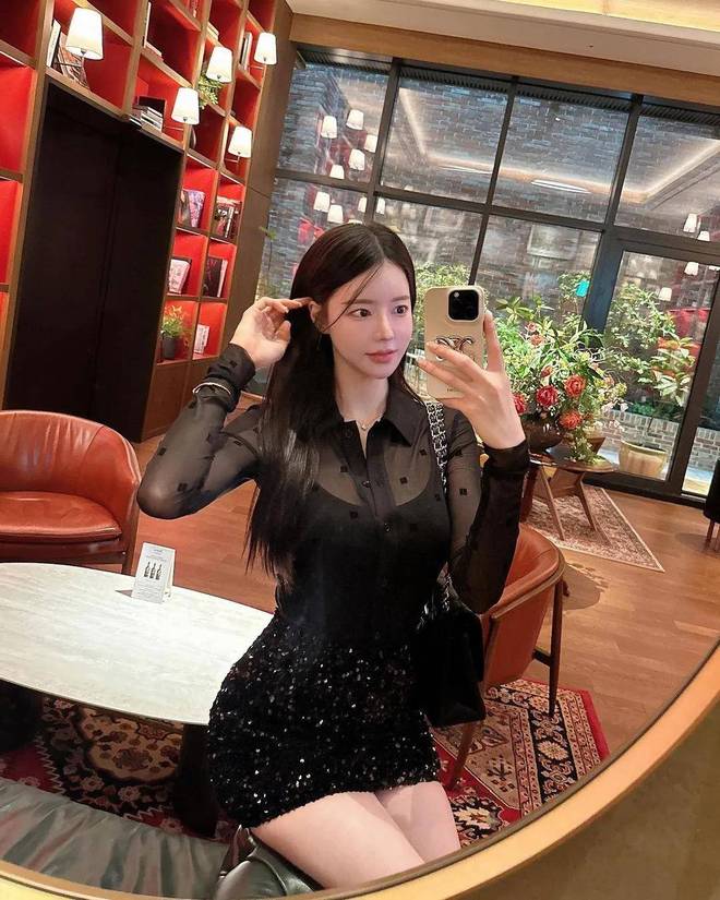 45岁极品少妇的保养秘诀，揭秘逆龄美颜，展现成熟魅力与自信风采