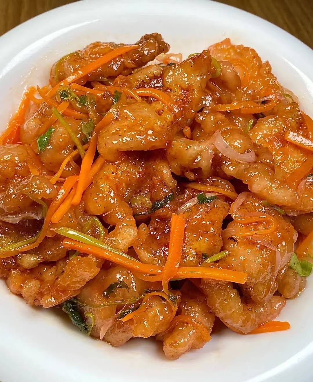 少妇的厨房飘香四溢，家常美味轻松上手，幸福滋味从这里开始