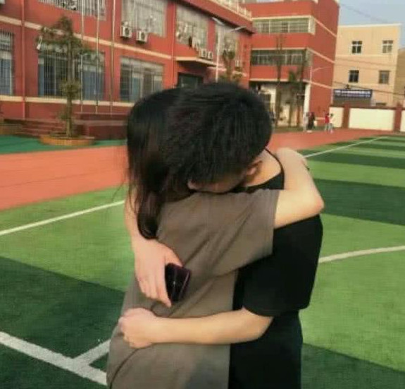 早恋危害大初中生切勿尝试早熟行为