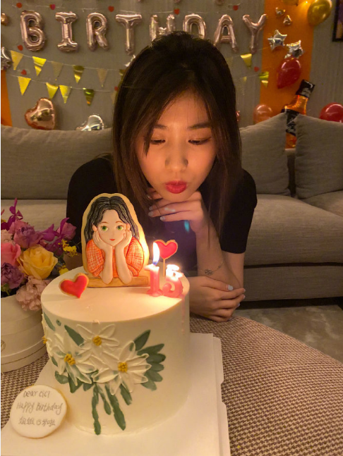 1.男人生日女人庆贺幸福时光