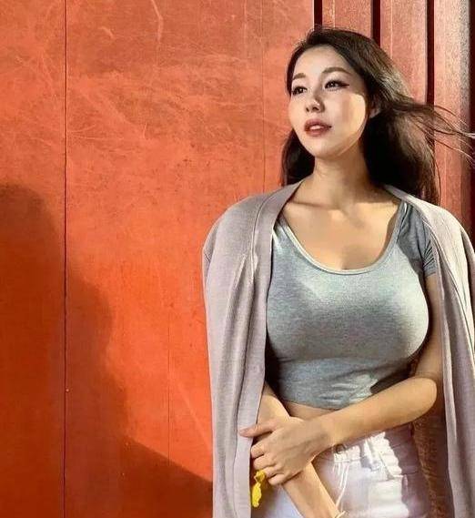 丰满人妻无码风情，诱惑无限，尽享激情盛宴