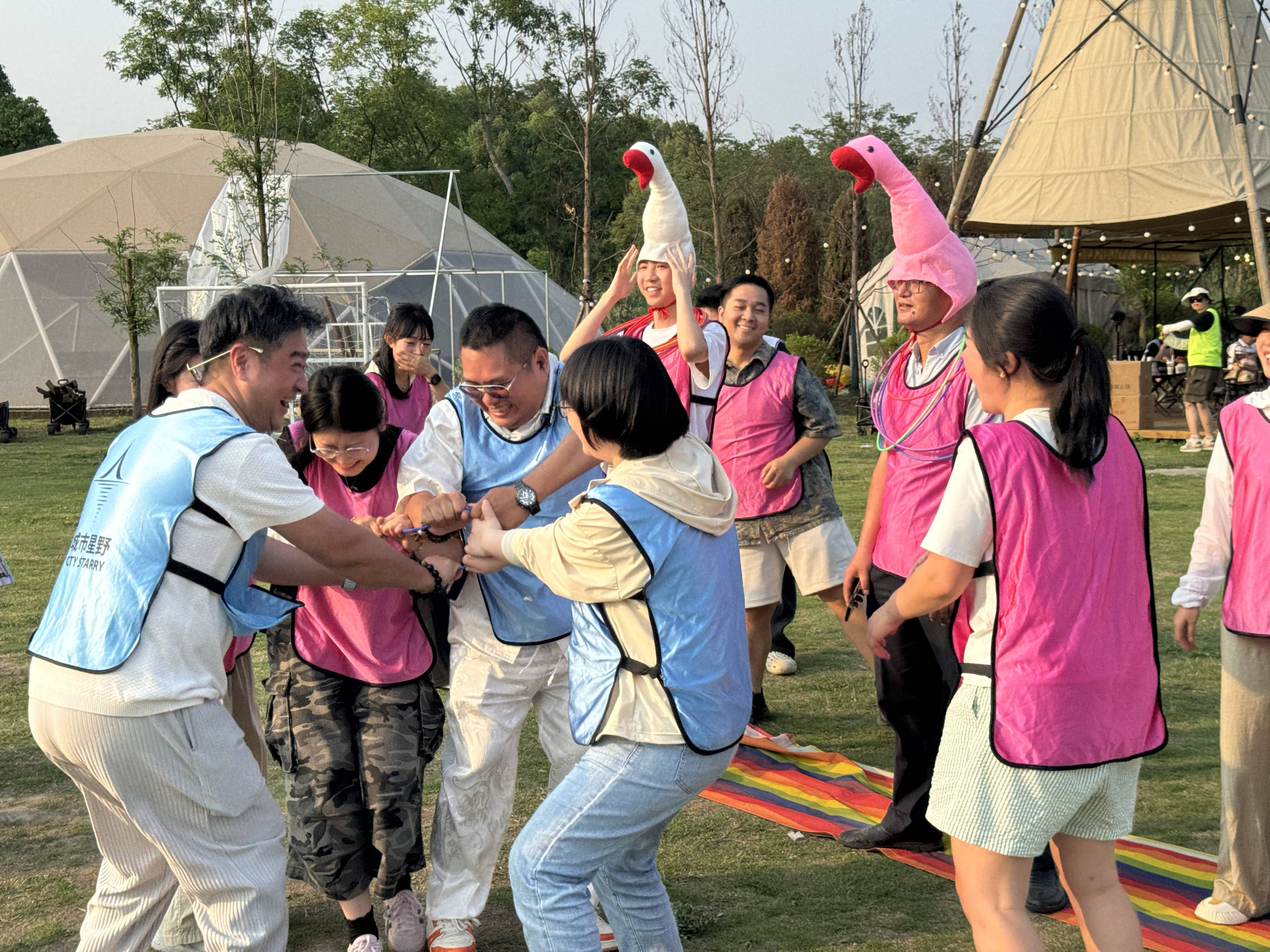 激情婷婷五月基地绽放夏日热情，探索五月秘密花园，发现激情与自然的完美融合