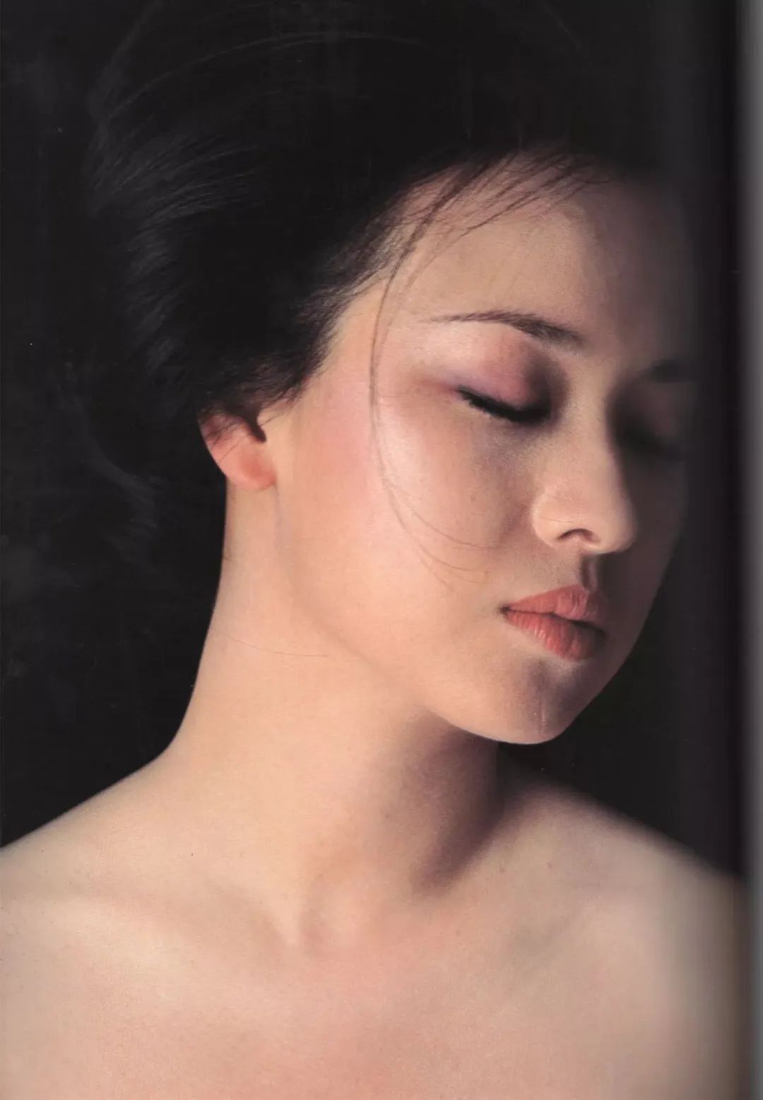 日韩人体艺术展现东方美学魅力，探索独特风格，感受文化交融之美