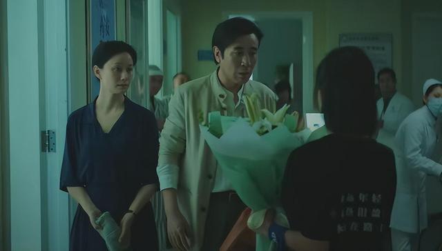 男同男爱故事中的深情与挣扎，探讨现代社会的包容，展现真实情感世界