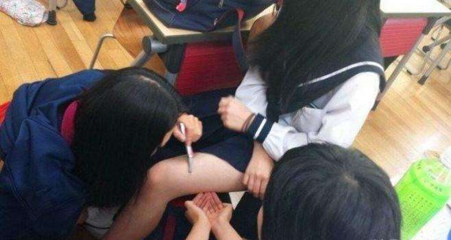小毛片引发学生自慰困扰，如何正确引导青春期性教育，避免沉迷不良内容