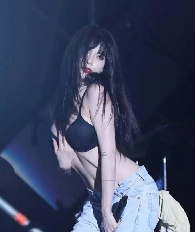 李丽珍一级婬片A片啪啪声引发热议,网友热议尺度,导演回应争议不断 李丽珍一级婬片A片啪啪声引发热议,网友热议尺度,导演回应争议不断