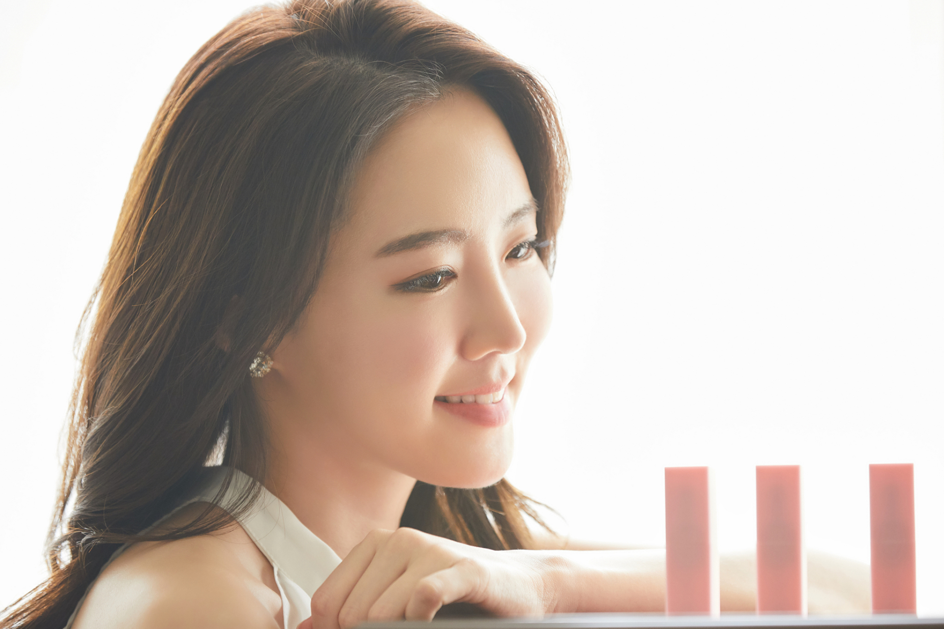 丰满人妻一区二精彩剧情，动人故事，展现女性魅力与情感纠葛
