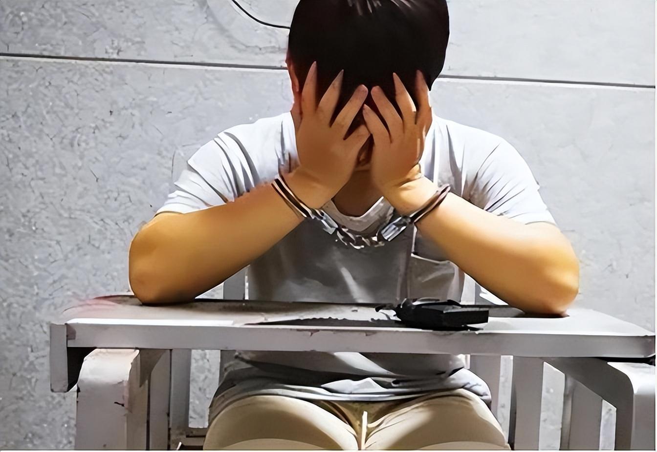 2.男生把困困放到男生屁眼里引发热议，探索背后原因，网友纷纷讨论