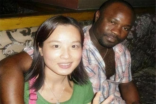 黑人大战中国少妇引发热议，探讨文化冲突与情感纠葛，社会舆论两极分化