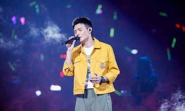 丰满大乳XBXBXBXB浜引发热议，探索其背后故事，揭秘独特魅力与流行趋势