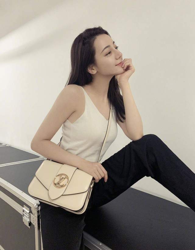 亚洲蜜桃AV精选高清视频，最新资源免费下载，热门女优作品合集