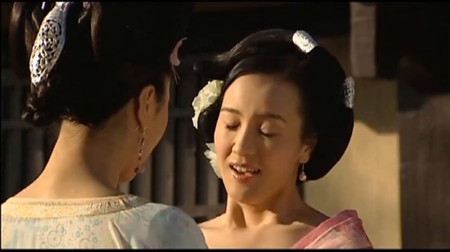 古装美女遭强暴悲剧，乱世红颜命运多舛，黑暗时代下的女性悲歌
