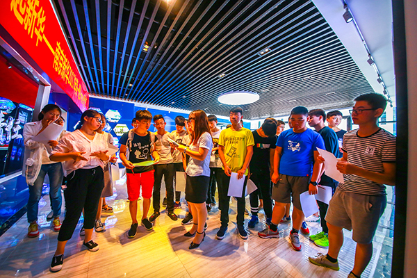 2.德国熟妇性爱诱惑，火热体验，深夜秘密约会