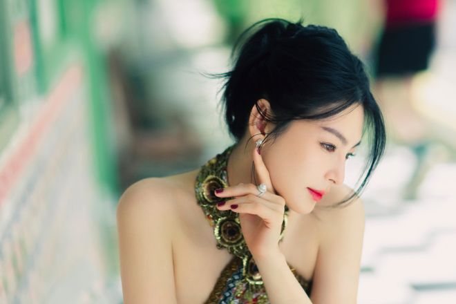 多毛熟妇asianma魅力十足，风情万种，成熟韵味令人心动