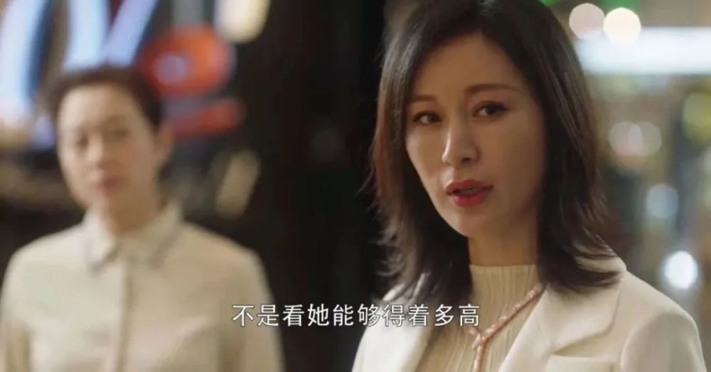 张柏芝A片风波再起，昔日女神陷争议，网友热议不断